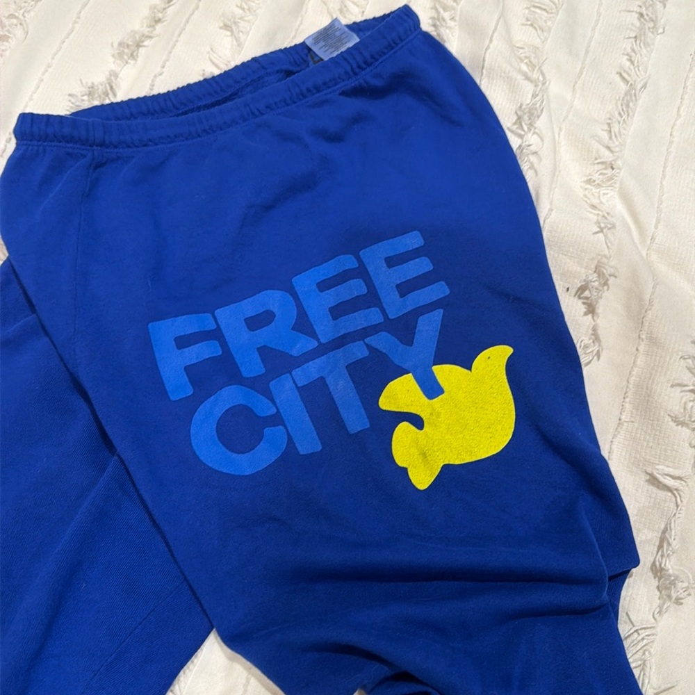 Free city sweatpants